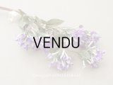 アンティーク 大きなブーケ 薄紫の小さな布花 ラベル付