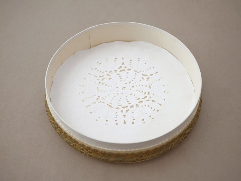 画像10: アンティーク 薔薇&リボンのガーランドのお菓子箱