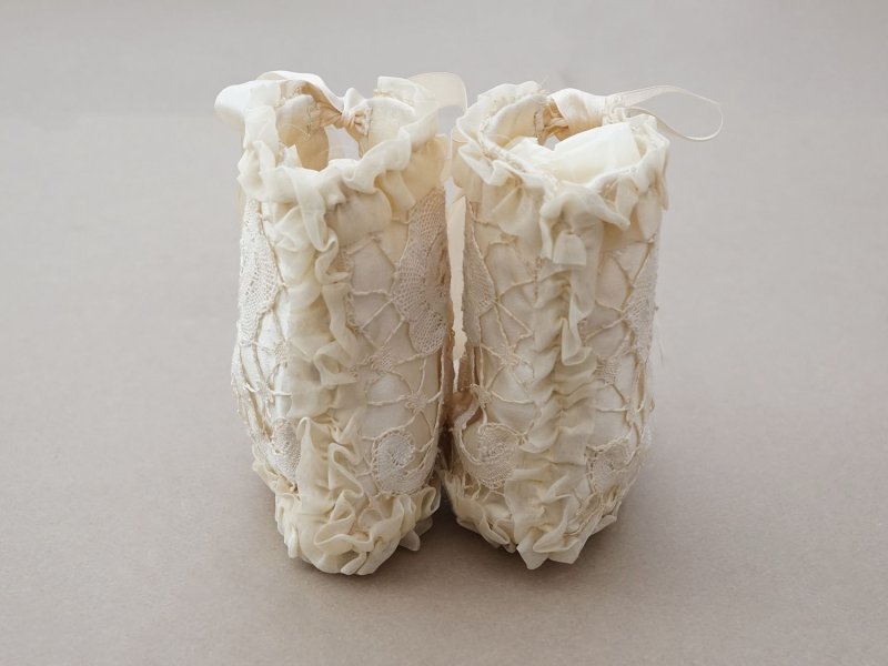 画像7: 1900年頃 アンティーク ベビーシューズ シルクシフォン&手編みのレース
