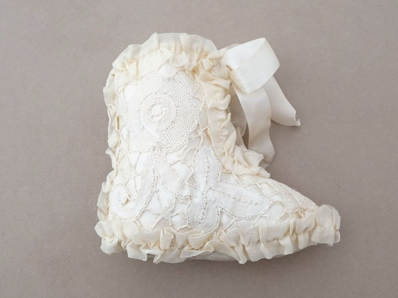 画像11: 1900年頃 アンティーク ベビーシューズ シルクシフォン&手編みのレース