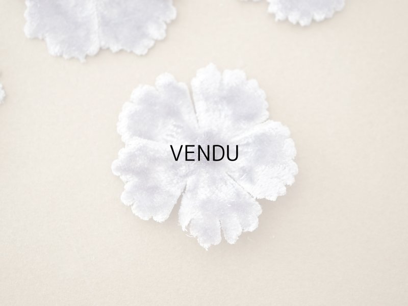 画像2: アンティーク 布花材料 ベルベットの花びら 花芯付き 5ピースのセット 約4.3cm  布花 グレイッシュパープル