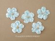 画像1: アンティーク 布花材料 ベルベットの花びら 花芯付き 5ピースのセット 約4cm 布花 アイスブルー (1)