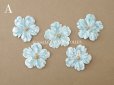 画像2: アンティーク 布花材料 ベルベットの花びら 花芯付き 5ピースのセット 約4cm 布花 アイスブルー (2)