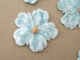 画像3: アンティーク 布花材料 ベルベットの花びら 花芯付き 5ピースのセット 約4cm 布花 アイスブルー