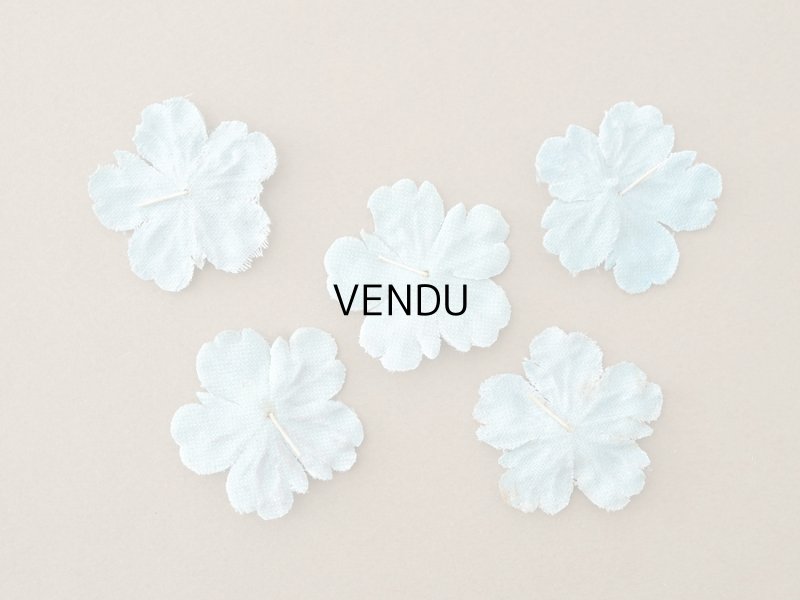 画像4: アンティーク 布花材料 ベルベットの花びら 花芯付き 5ピースのセット 約4cm 布花 アイスブルー