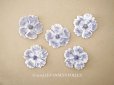 画像1: アンティーク 布花材料 ベルベットの花びら 花芯付き 5ピースのセット 約4.3cm  布花 グレイッシュパープル (1)
