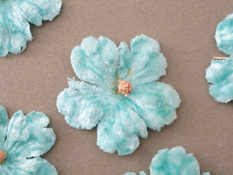 画像6: アンティーク 布花材料 ベルベットの花びら 花芯付き 5ピースのセット 約4cm 布花 スカイブルー