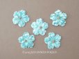 画像1: アンティーク 布花材料 ベルベットの花びら 花芯付き 5ピースのセット 約4cm 布花 スカイブルー (1)