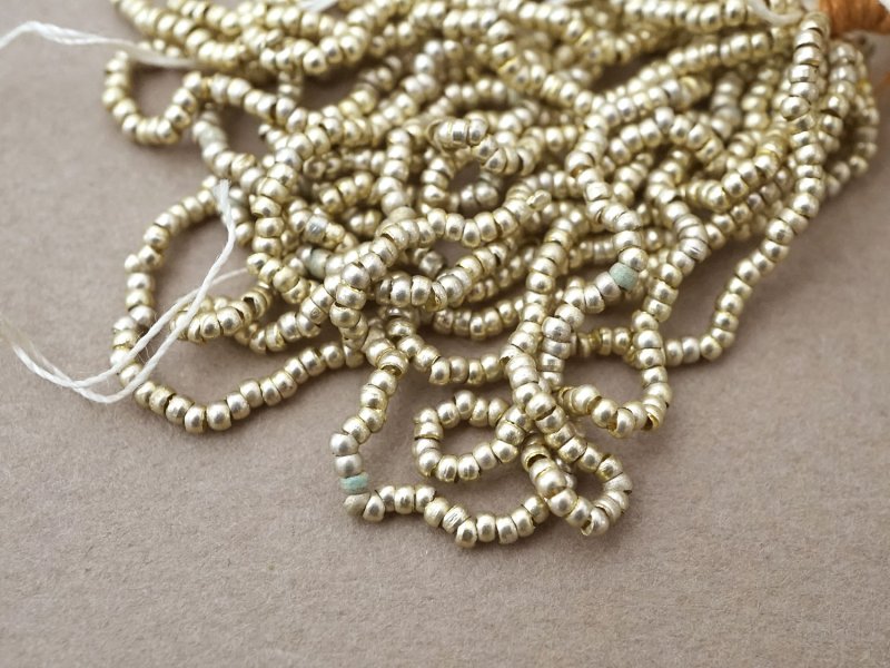 画像7: アンティーク 極小 メタルビーズ 丸 シャンパンゴールド メタル製 ビーズ A.M. 6