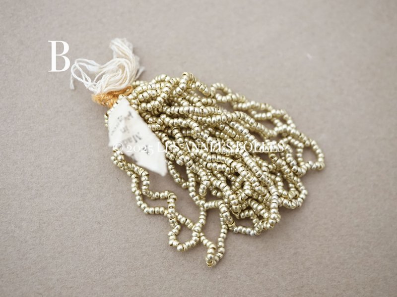 画像4: アンティーク 極小 メタルビーズ 丸 シャンパンゴールド メタル製 ビーズ A.M. 6