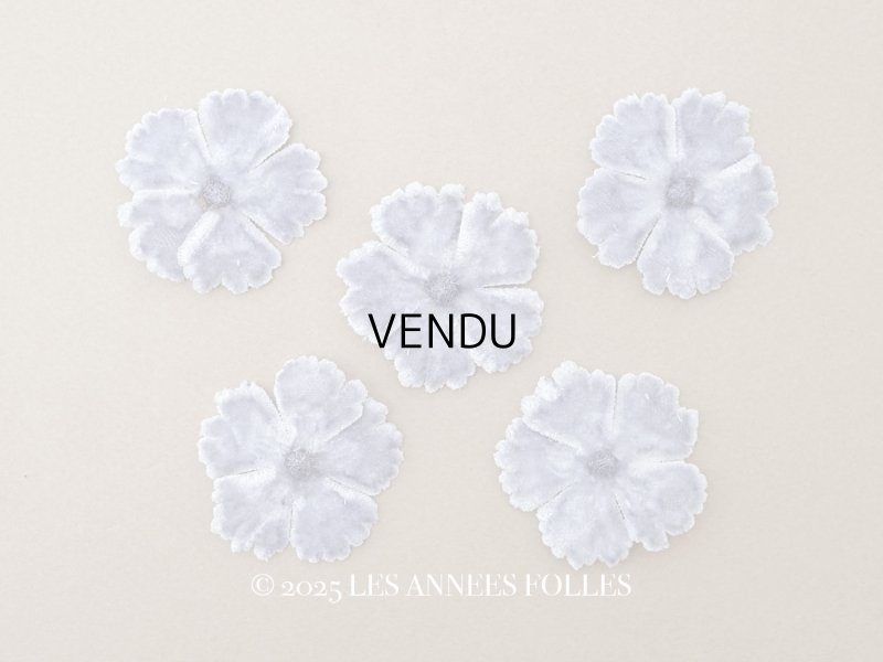 画像1: アンティーク 布花材料 ベルベットの花びら 花芯付き 5ピースのセット 約4.3cm  布花 グレイッシュパープル