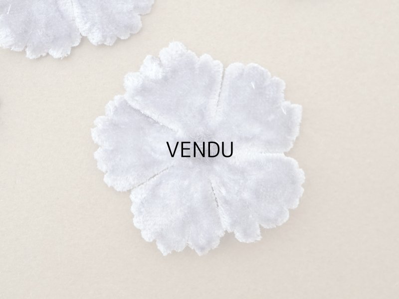画像2: アンティーク 布花材料 ベルベットの花びら 花芯付き 5ピースのセット 約4.3cm  布花 グレイッシュパープル