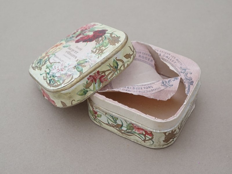 画像8: アンティーク パウダーボックス VELOUTE BOUQUET D'OEILLETS CARNATION - ROGER & GALLET PARIS -