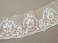 画像2: アンティークピンクの薔薇刺繍入り レース ベージュ 1m 約8cm幅 (2)