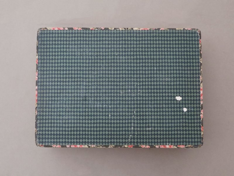 画像9: アンティーク 薔薇模様 大きなカルトナージュボックス 墨黒 36×25.8×10.7cm