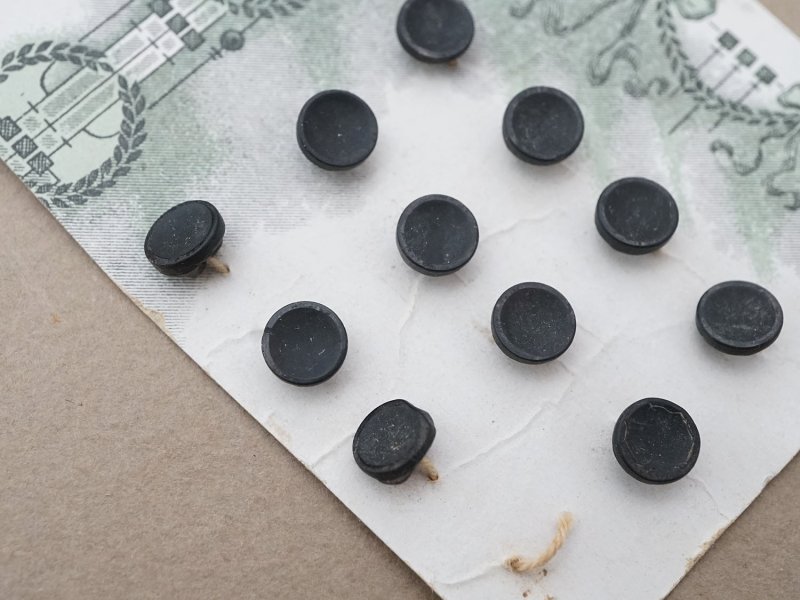画像3: アンティーク ドール用 ボタン 7mm 木製 11ピースのセット 黒