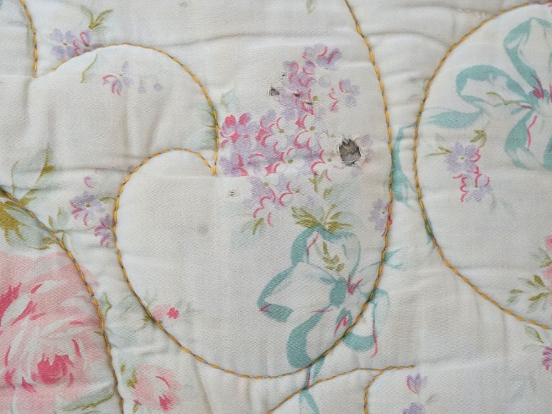 画像30: アンティーク シルク製 ベッドカバー ピンクの薔薇＆ブルーのリボン 118×170cm