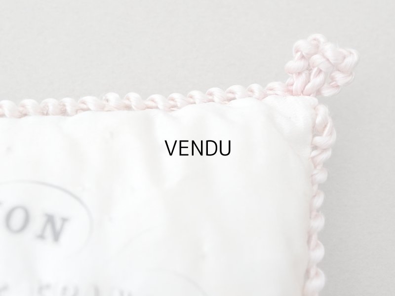 画像5: 19世紀末 アンティーク パウダーピンクのシルククッション  シルク製 クッション A  LA VILLE DE LYON