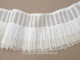 アンティーク 幅広 ドレスの裾  2段のプリーツ入り レース付 1.86m 24cm幅 コットンオーガンジー
