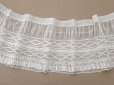 画像2: アンティーク 幅広 ドレスの裾  プリーツ入り レース 3.7m 23cm幅  (2)