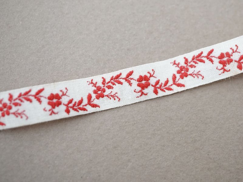 画像4: 1900年頃 アンティーク 刺繍入りトリム 花のガーランド 2.8m 9mm幅 ワインレッド