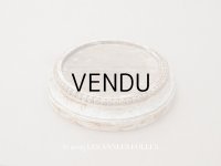 アンティーク パールリムの台座 オフホワイト 木製