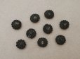 画像4: 19世紀末 アンティーク 花モチーフ 編み込みボタン 黒 9ピースのセット 10mm  (4)
