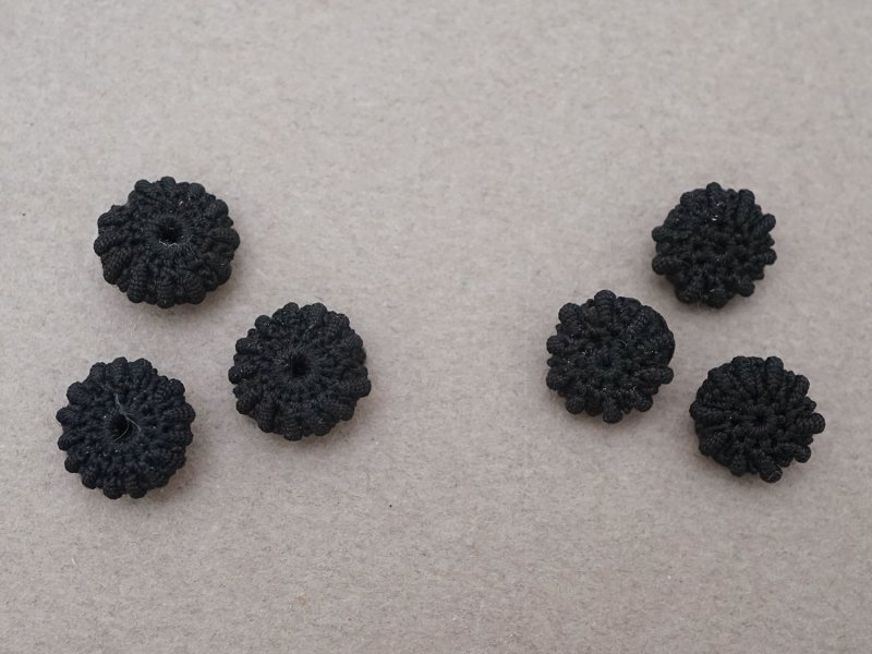 画像6: 19世紀末 アンティーク 花モチーフ 編み込みボタン 黒 10ピースのセット 9mm