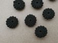 画像3: 19世紀末 アンティーク 花モチーフ 編み込みボタン 黒 9ピースのセット 10mm  (3)