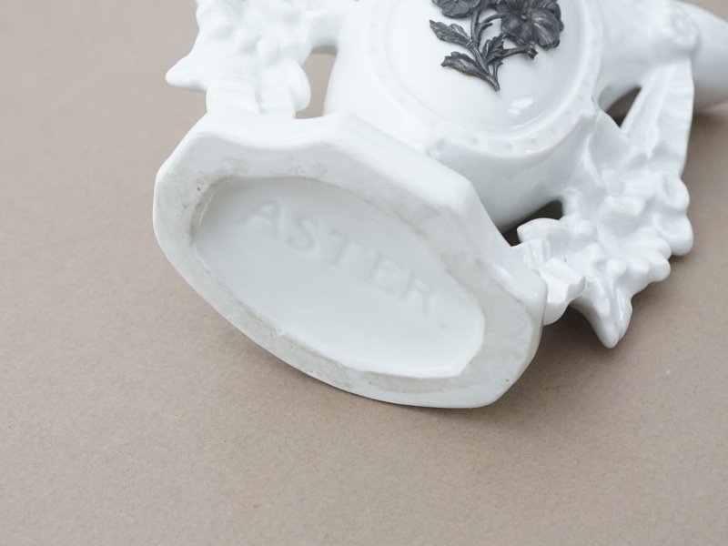 画像5: アンティーク グローブドマリエのフラワーベース パンジーのメタルモチーフ付