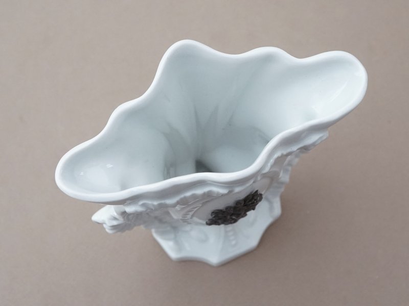 画像6: アンティーク グローブドマリエのフラワーベース パンジーのメタルモチーフ付