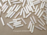 アンティーク オーロラ加工 ガラスビーズ  オフホワイト 約4×18mm  約170ピース