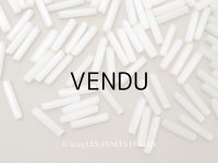 アンティーク オーロラ加工 ガラスビーズ  オフホワイト 約4×18mm  約170ピース