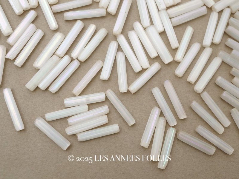 画像1: アンティーク オーロラ加工 ガラスビーズ  オフホワイト 約4×18mm  約170ピース