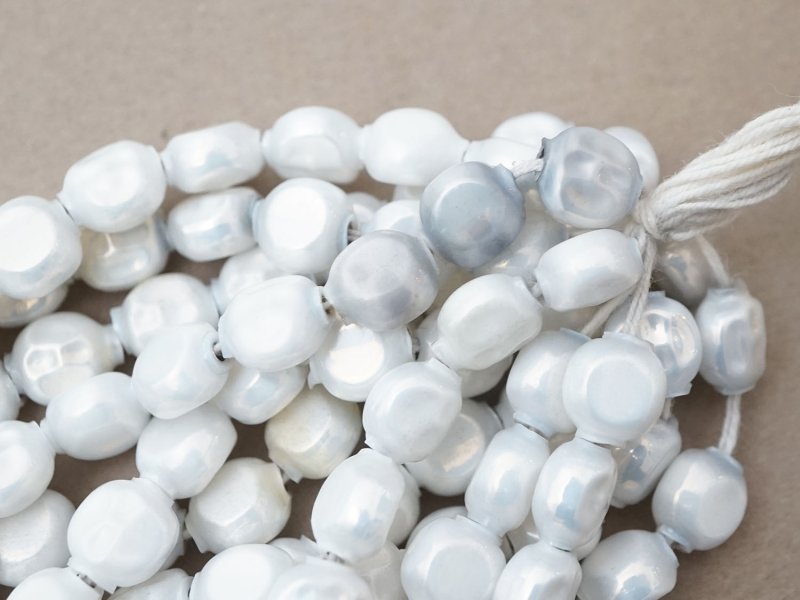 画像5: アンティーク スフレビーズ スノーホワイト 乳白色のコーティング シルバー 8mm 約130〜140ピース 吹きガラス製ビーズ