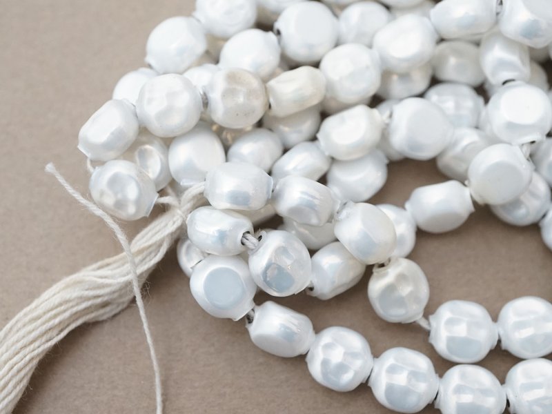 画像4: アンティーク スフレビーズ スノーホワイト 乳白色のコーティング シルバー 8mm 約130〜140ピース 吹きガラス製ビーズ