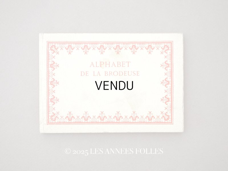 画像1: アンティーク DMC 刺繍図案帳 ALPHABET DE LA BRODEUSE - BIBLIOTHEQUE D.M.C -