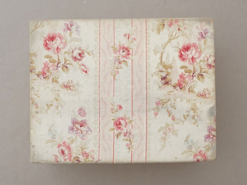 画像3: *蚤の市*アンティーク 薔薇模様&水色のリボン カルトナージュボックス
