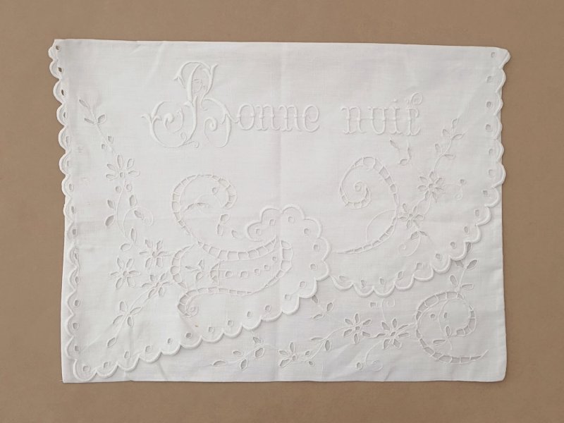 画像2: 【15周年セール対象外】アンティーク パジャマケース BONNE NUIT 手刺繍 ホワイトワーク