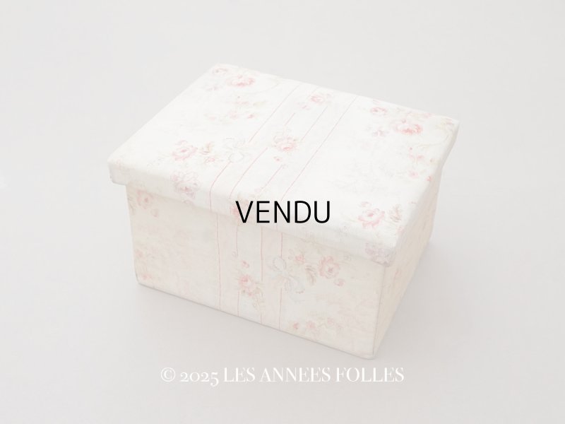 画像1: ＊蚤の市＊アンティーク 薔薇模様&水色のリボン カルトナージュボックス 