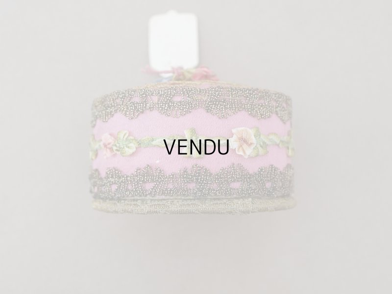 画像7: 【15周年セール対象外】アンティーク 未使用 パウダーボックス パフ付き ロココトリム&ロココモチーフ シルク製 オールドローズ