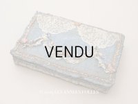【セール対象外】【クーポン対象外】アンティーク シルク製 ロココモチーフ&ロココトリム 大きなカルトナージュボックス 37×24×6.5cm