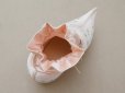 画像9: 19世紀 アンティーク 靴型 お菓子箱 パウダーピンクのシルクサテン マーガレット ハンドペイント