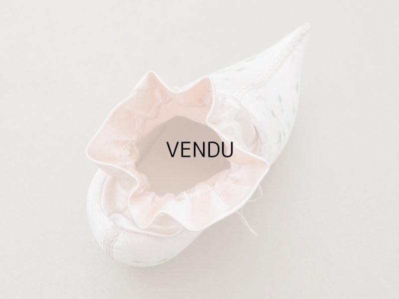 画像9: 19世紀 アンティーク 靴型 お菓子箱 パウダーピンクのシルクサテン マーガレット ハンドペイント