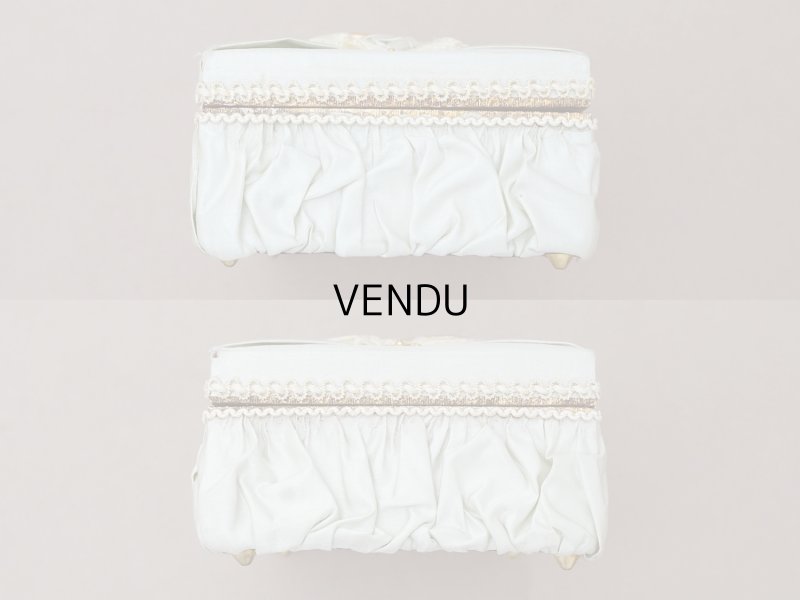 画像8: 19世紀 アンティーク ナポレオン3世時代 お菓子箱 パウダーグリーンのシルクサテン チョコレートボックス 