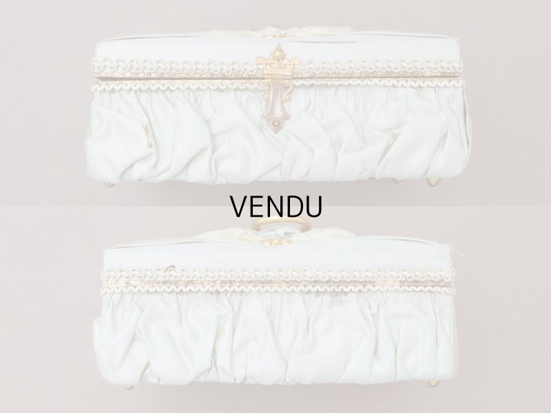 画像7: 19世紀 アンティーク ナポレオン3世時代 お菓子箱 パウダーグリーンのシルクサテン チョコレートボックス 