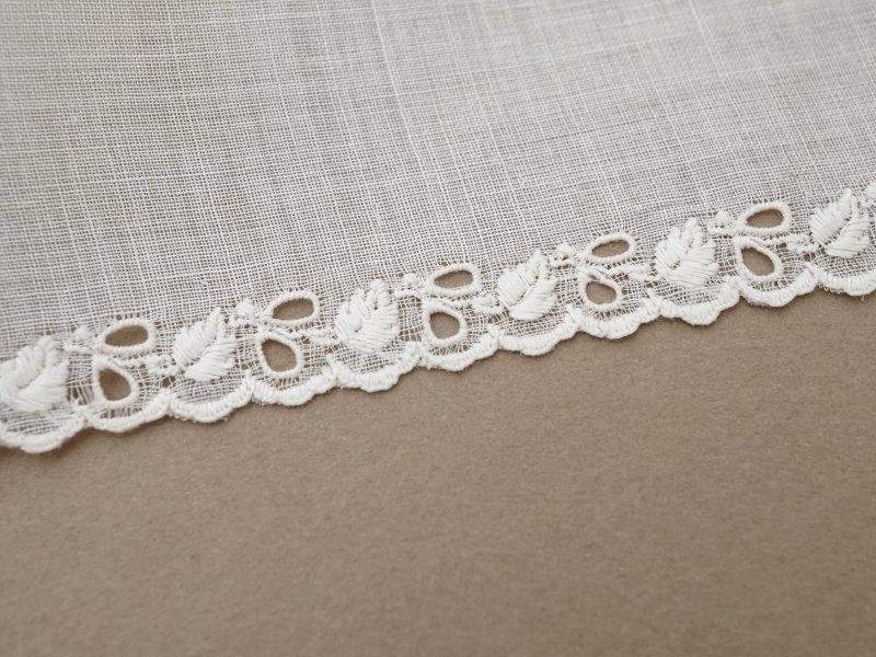 画像2: 19世紀末 アンティーク リーフ刺繍入り スカラップレース オーガンジー 4.5m幅 