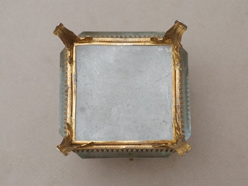 画像9: アンティーク ジュエリーボックス パウダーピンクのシルククッション 