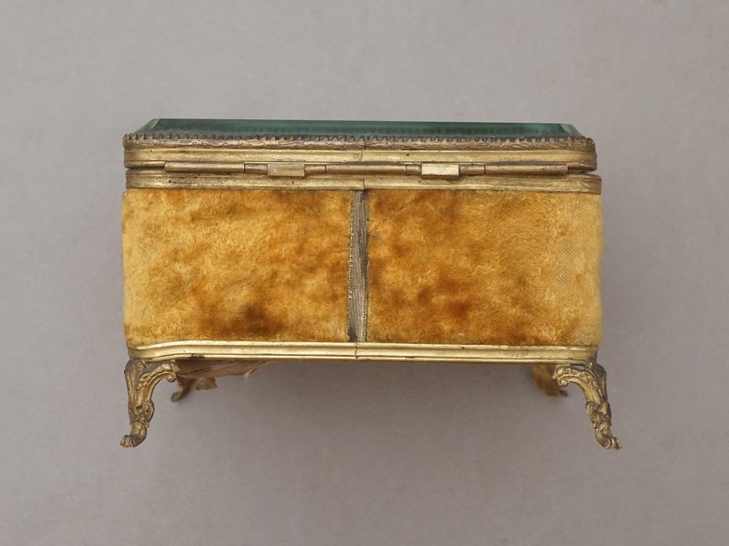 画像6: アンティーク ジュエリーボックス シャンパンゴールドのシルククッション&ベルベット