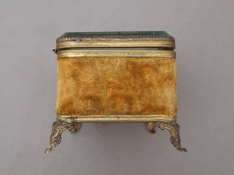 画像7: アンティーク ジュエリーボックス シャンパンゴールドのシルククッション&ベルベット